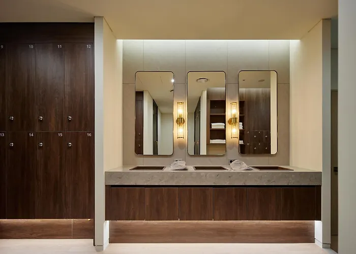 Hotel The Botanik Sewoon Myeongdong 4*
