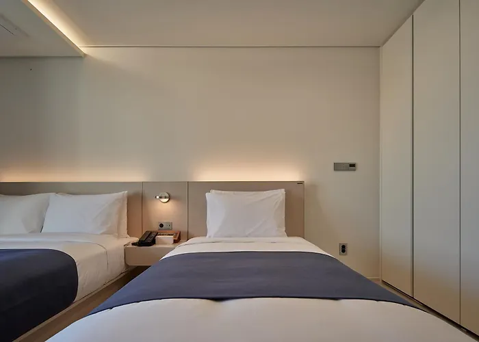 Hotel The Botanik Sewoon Myeongdong 4*