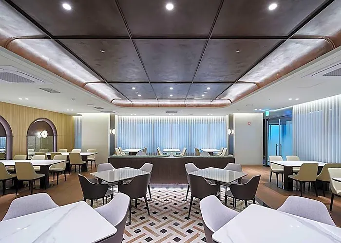 Hotel The Botanik Sewoon Myeongdong 4*